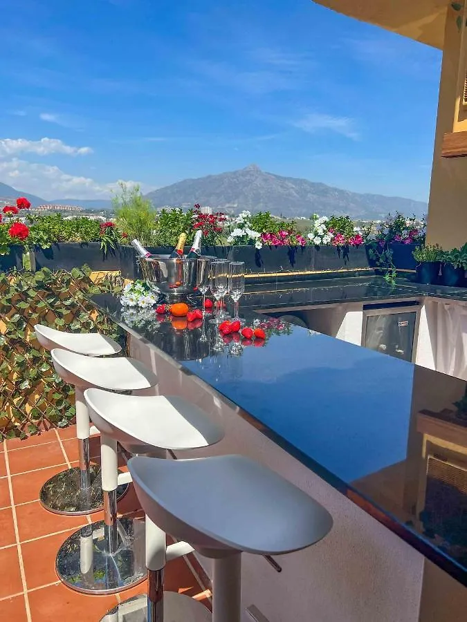 62 - Penthouse In Los Almendros With Fantastic Vie Marbella Apartman
